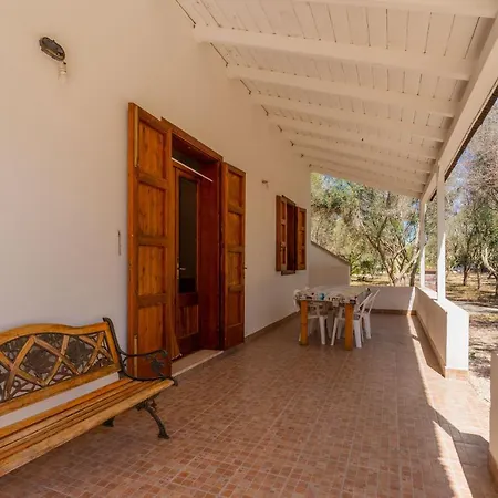 펜션 Tenuta La Saracina - Villino 5 *